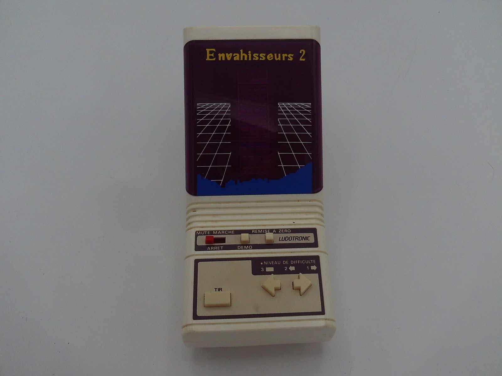 Envahisseurs 2 (white version)